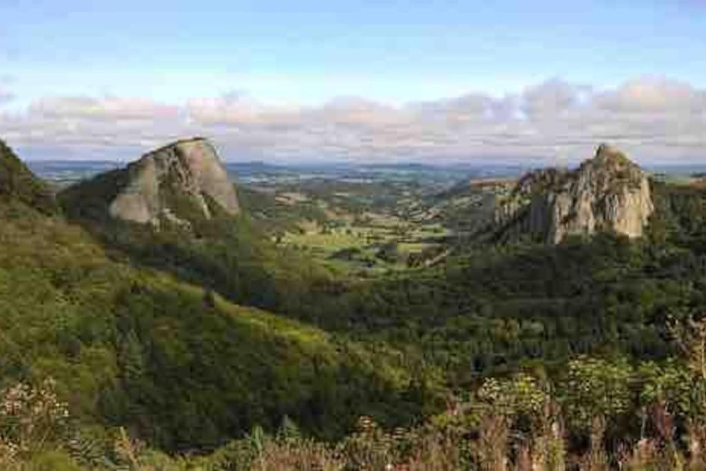 La Grange De La Gratade Βίλα Rochefort-Montagne Εξωτερικό φωτογραφία